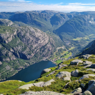 Krejagbolt - turistická cesta s výhľadom na Lysebotn.