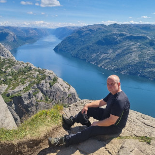Preikestolen - výhľad na fjordLysefjordom